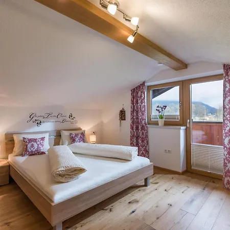 Gaestehaus Schwaiger - Wiesenweg Проживание в семье Кёссен