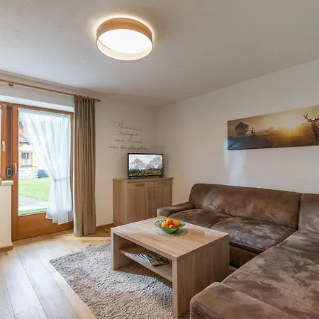 Gaestehaus Schwaiger - Wiesenweg Accommodatie bij particulieren *